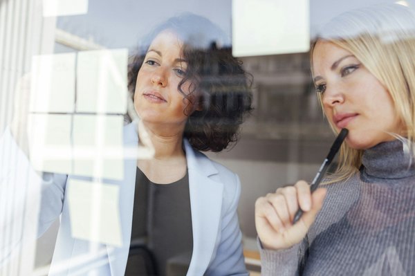 Création graphique pour projets d'étiquettes : solutions rapides et professionnelles